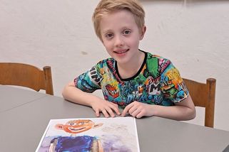 Osmiletý Matyáš zvítězil v prestižní výtvarné soutěži v Japonsku. Přihlásila ho učitelka, aniž by o tom věděl - Novinky